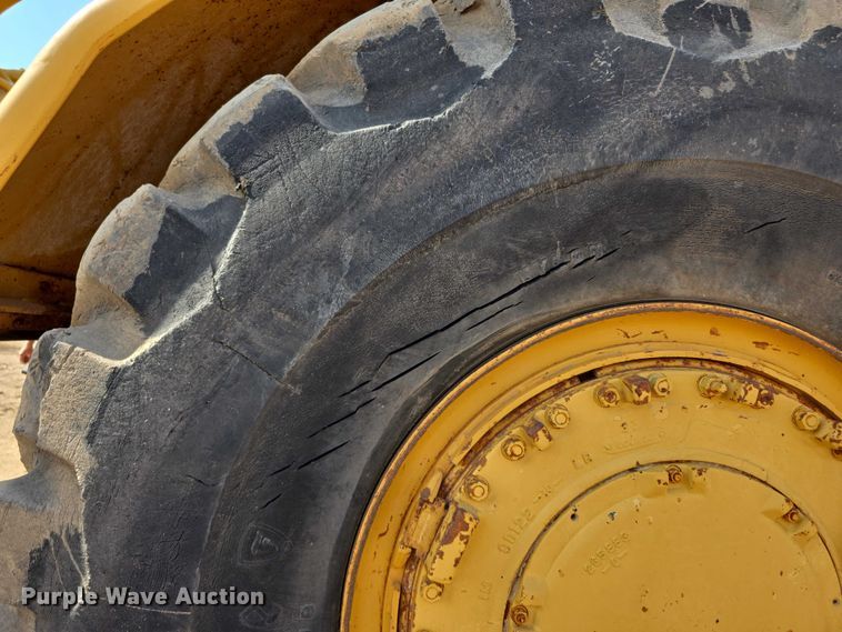 image for item EK5442 1983 Caterpillar 631D water wagon