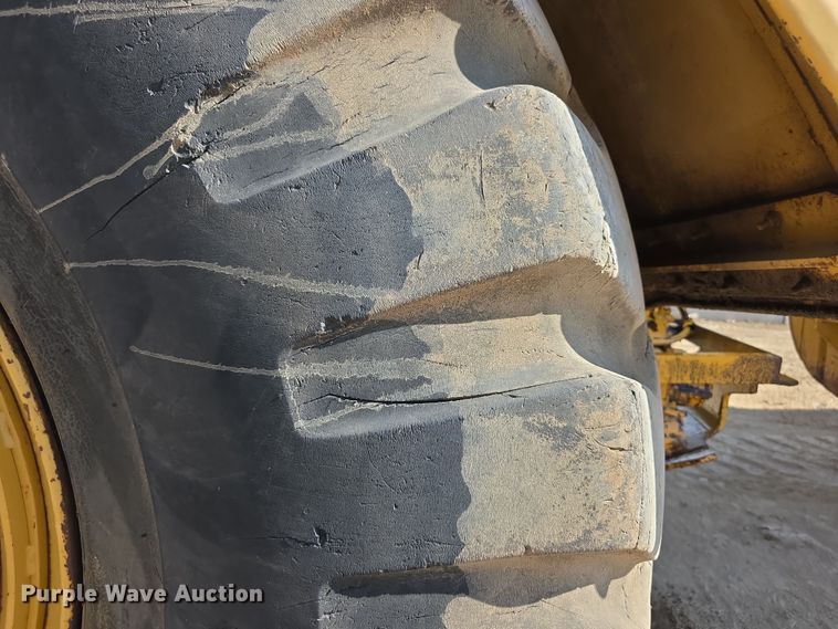 image for item EK5442 1983 Caterpillar 631D water wagon