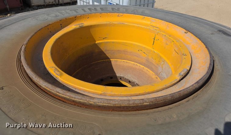 image for item EK5444 (2) 29.5R25 Continental tires and wheels