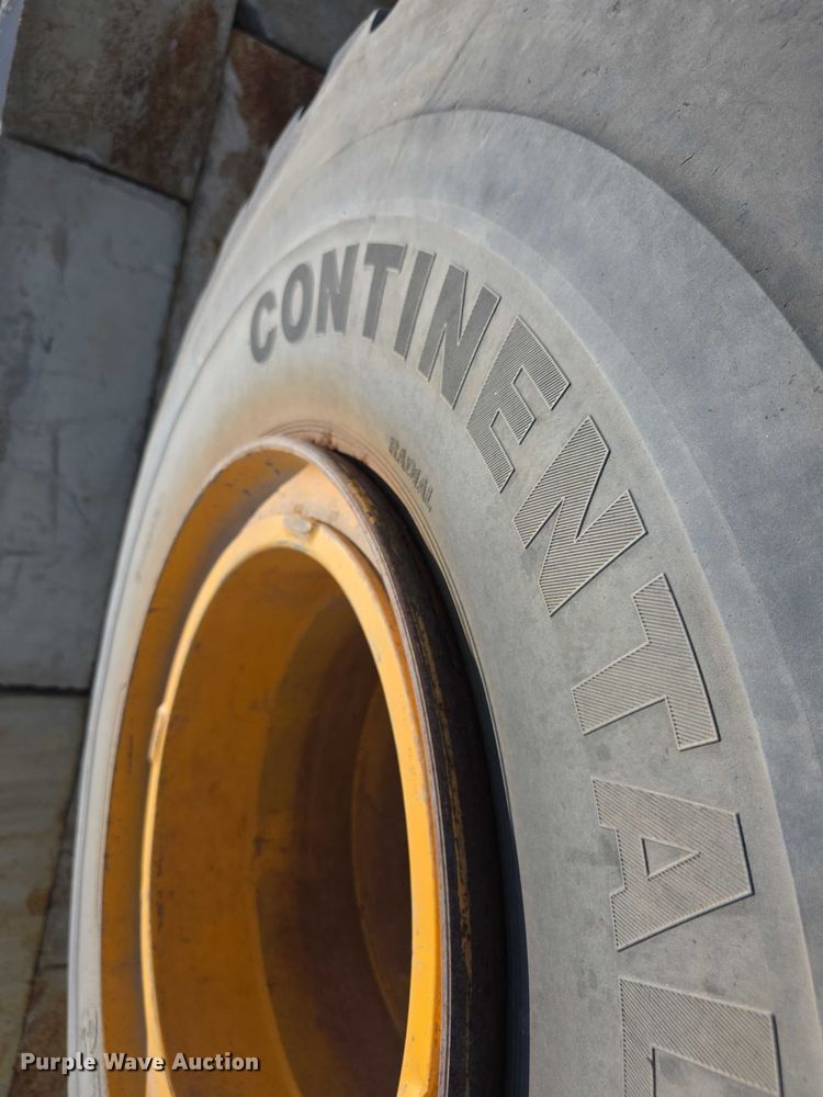 image for item EK5444 (2) 29.5R25 Continental tires and wheels