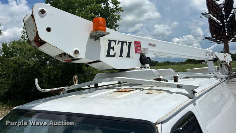 image for item EK8261 2009 Ford E350 Super Duty van with bucket lift