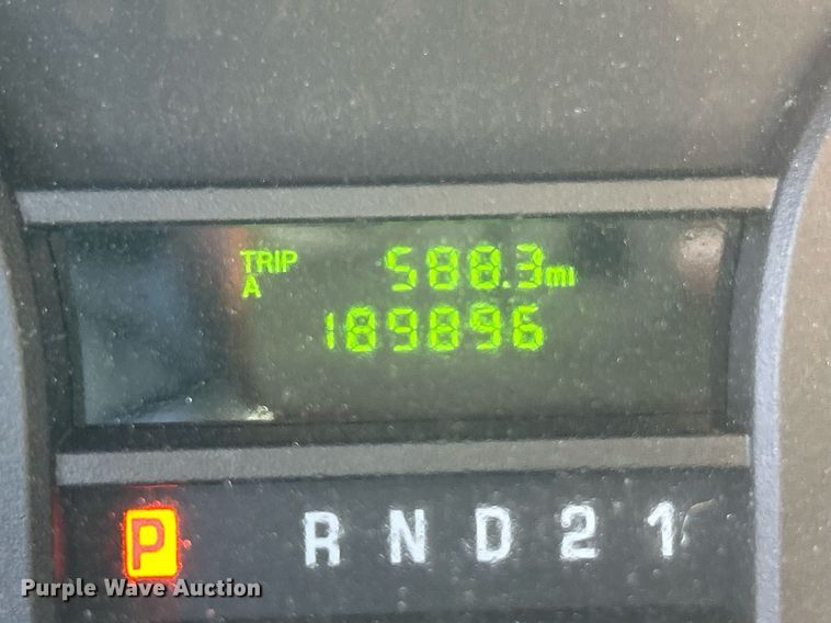 image for item EK8261 2009 Ford E350 Super Duty van with bucket lift