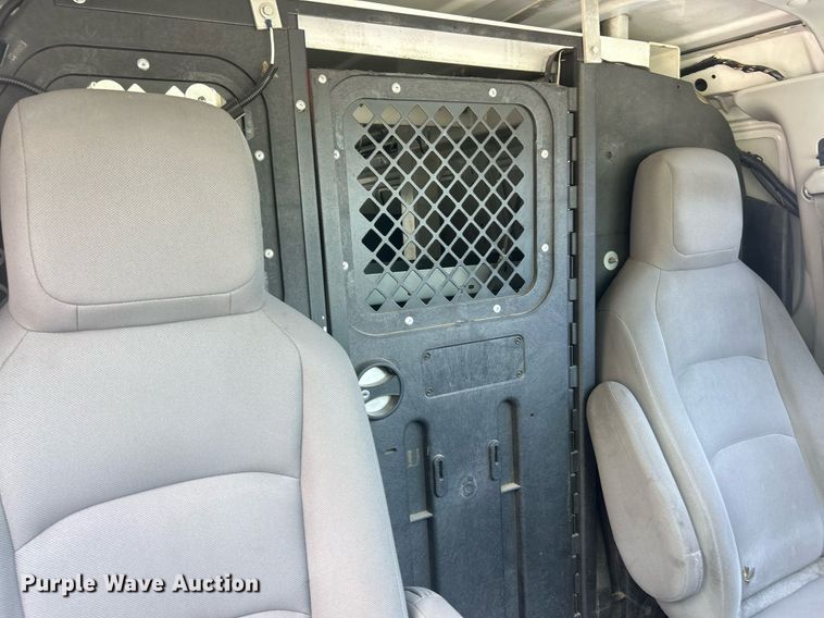 image for item EK8261 2009 Ford E350 Super Duty van with bucket lift