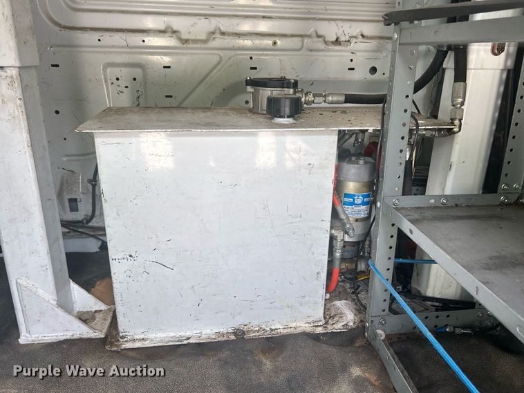 image for item EK8261 2009 Ford E350 Super Duty van with bucket lift