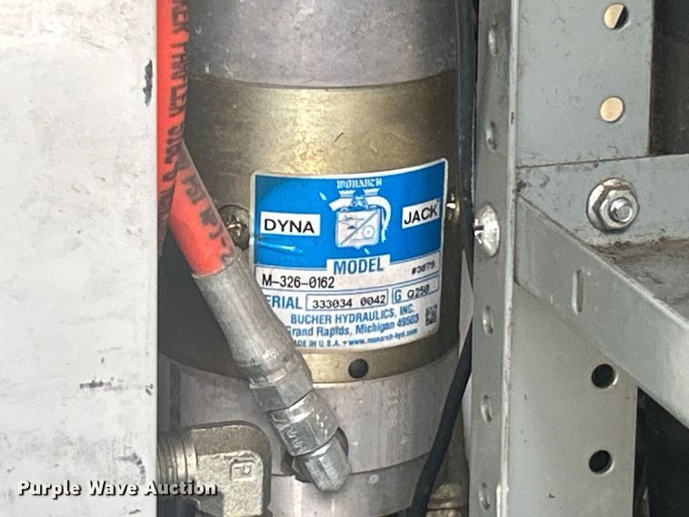 image for item EK8261 2009 Ford E350 Super Duty van with bucket lift