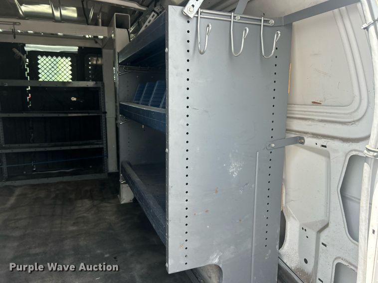 image for item EK8261 2009 Ford E350 Super Duty van with bucket lift