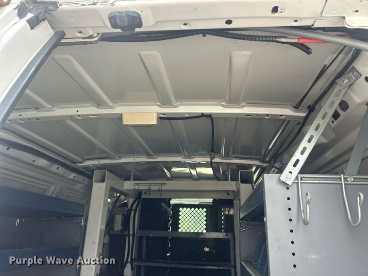 image for item EK8261 2009 Ford E350 Super Duty van with bucket lift