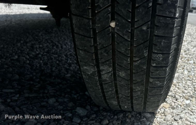 image for item EK8261 2009 Ford E350 Super Duty van with bucket lift