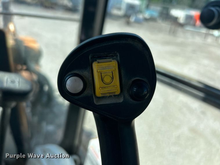 image for item EK8268 2014 Case 580 Super N backhoe