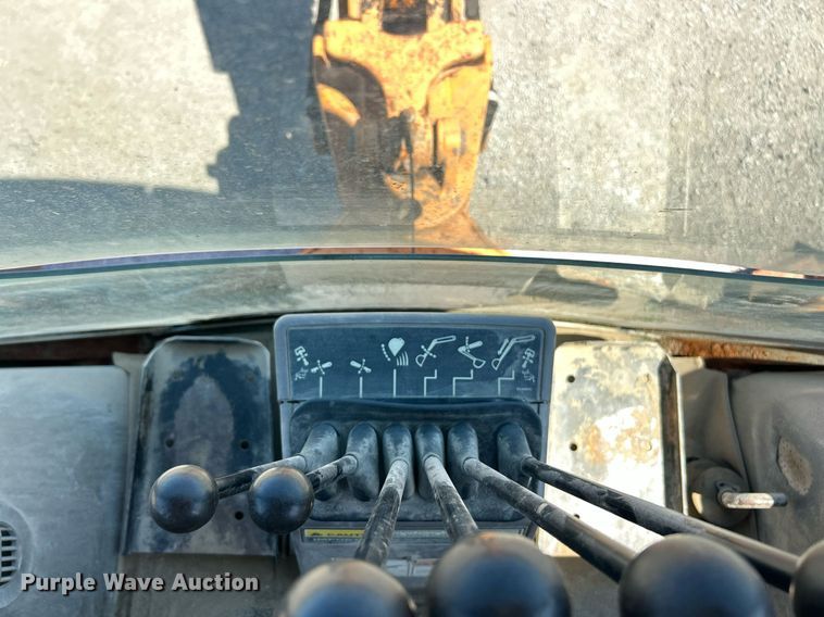 image for item EK8271 2005 Case 580 Super M Series 2 backhoe