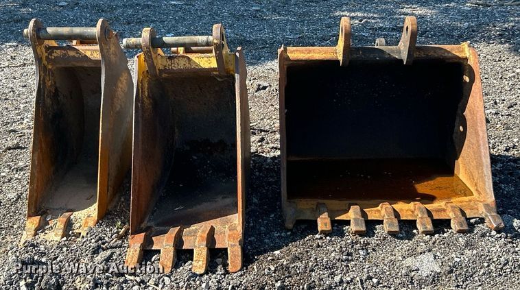 image for item EK8275 (3) backhoe buckets