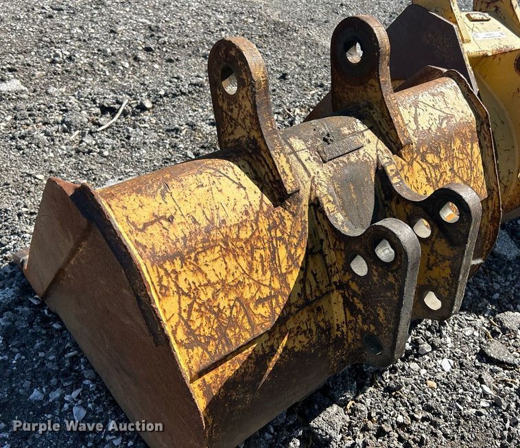 image for item EK8275 (3) backhoe buckets