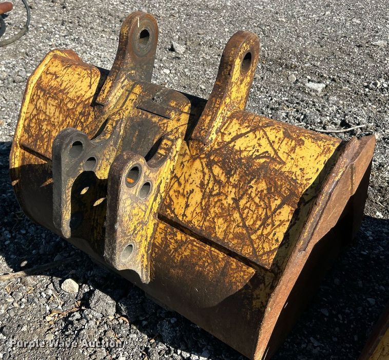 image for item EK8275 (3) backhoe buckets