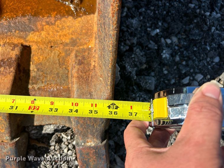 image for item EK8275 (3) backhoe buckets