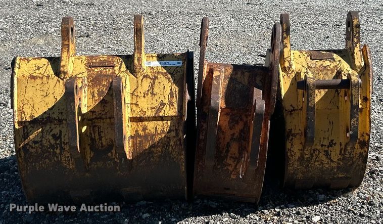 image for item EK8276 (3) backhoe buckets