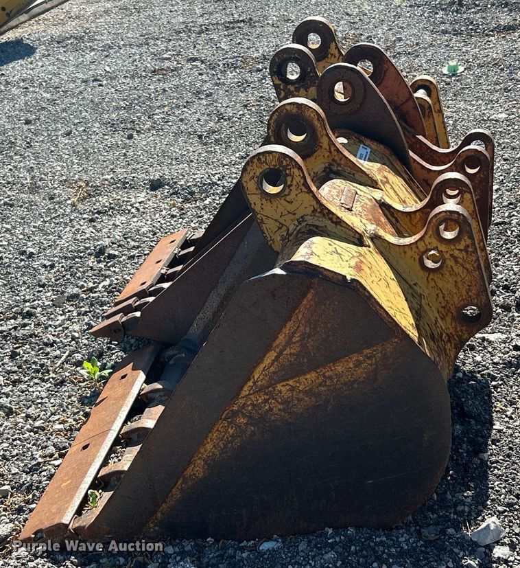 image for item EK8276 (3) backhoe buckets