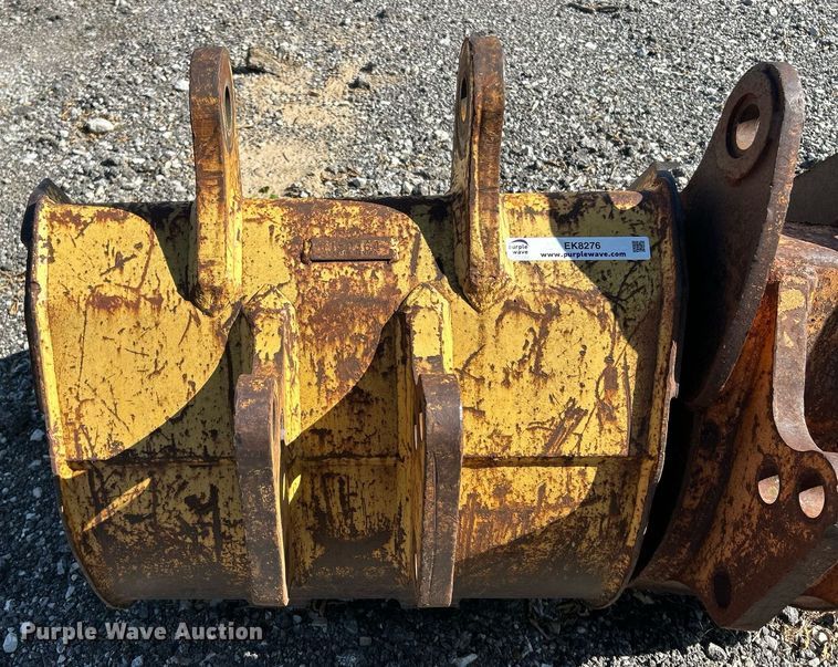 image for item EK8276 (3) backhoe buckets