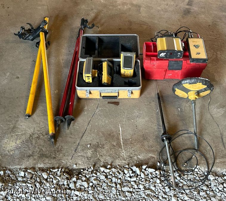 image for item EK8285 TopCon GPS