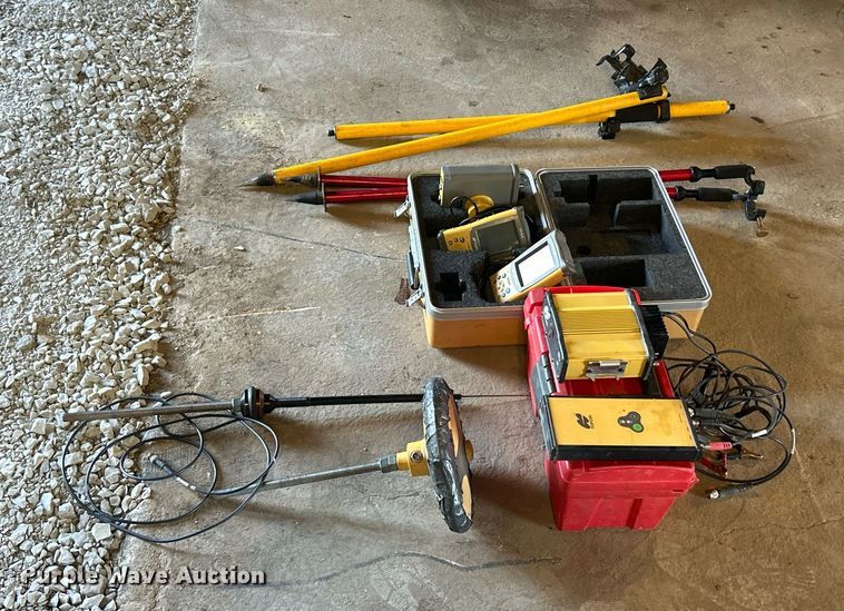 image for item EK8285 TopCon GPS