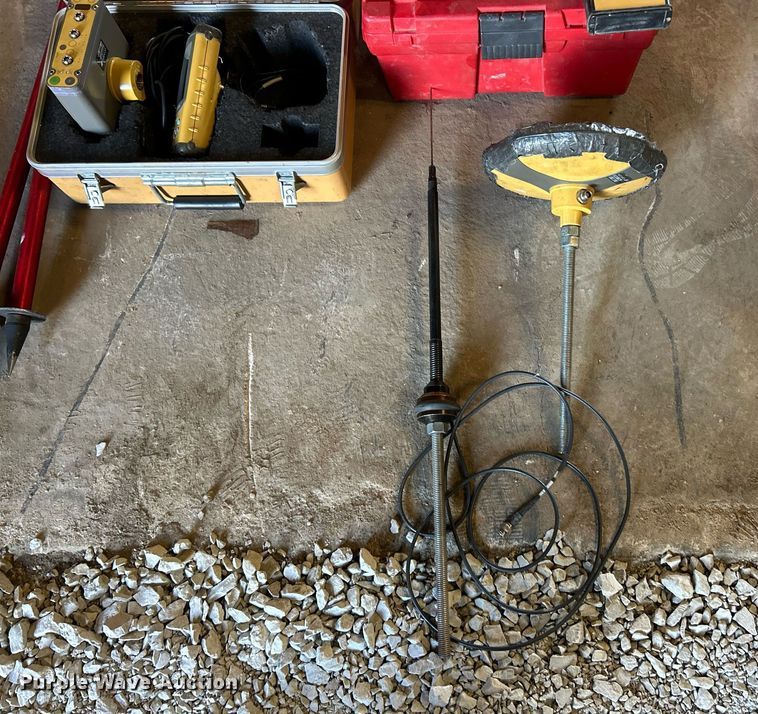 image for item EK8285 TopCon GPS