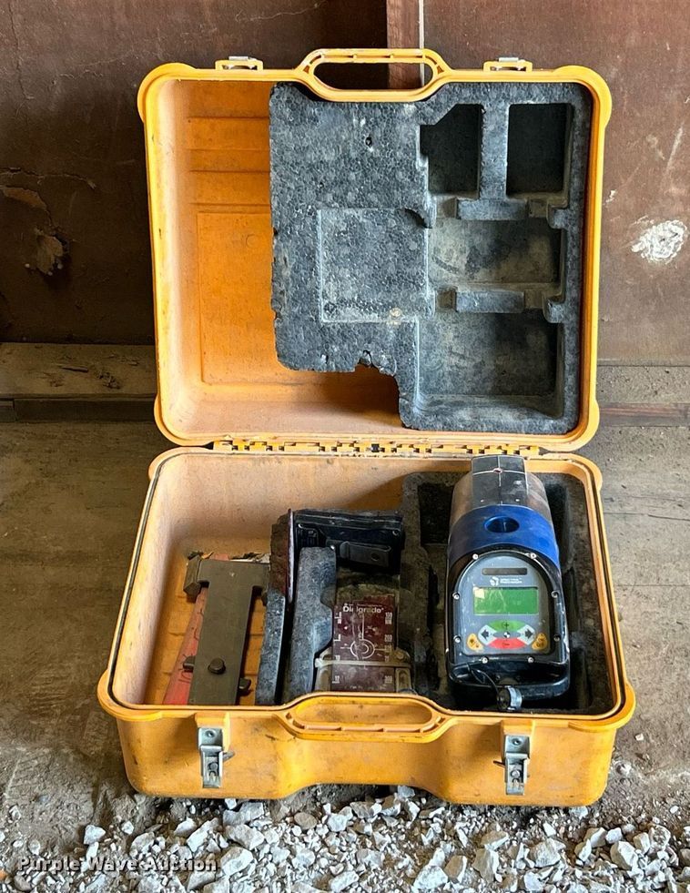 image for item EK8290 Spectra Precision Dialgrade pipe laser