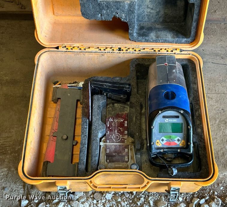 image for item EK8290 Spectra Precision Dialgrade pipe laser