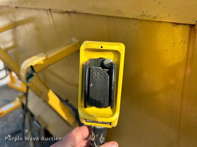 image for item EK8311 Turfco Mete-R-Matic 3 top dresser spreader