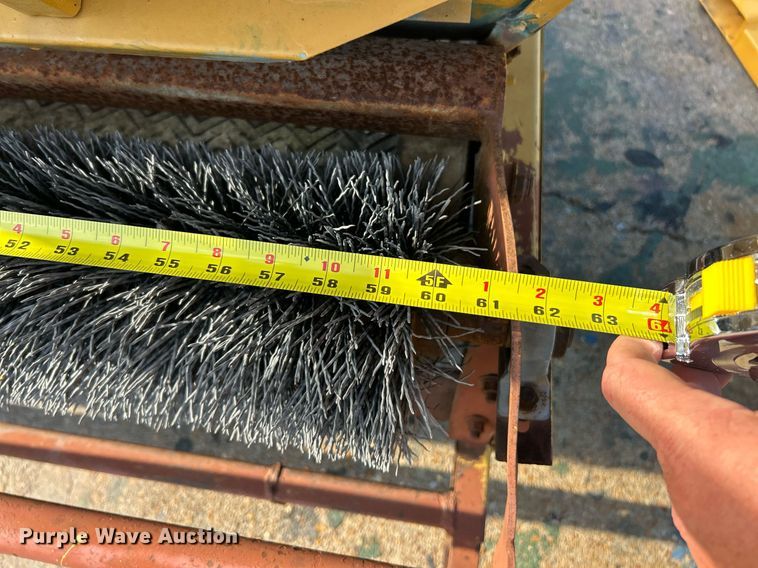 image for item EK8311 Turfco Mete-R-Matic 3 top dresser spreader