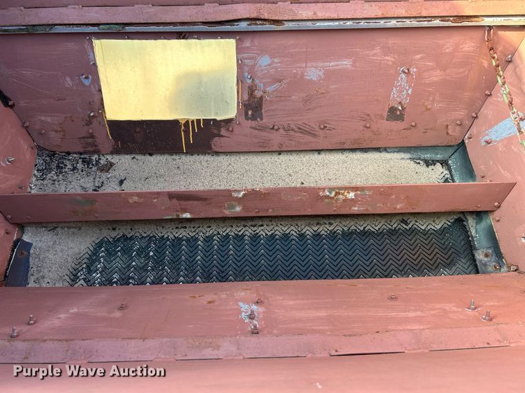 image for item EK8311 Turfco Mete-R-Matic 3 top dresser spreader