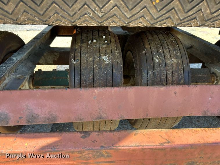 image for item EK8311 Turfco Mete-R-Matic 3 top dresser spreader