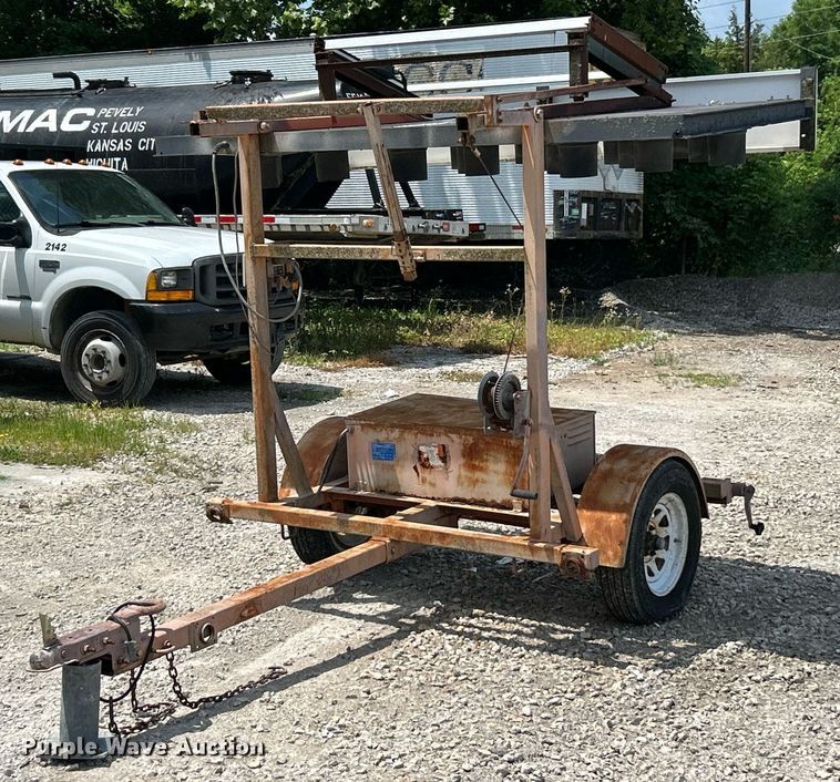 image for item EK8317 Wanco arrow board trailer