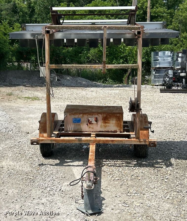 image for item EK8317 Wanco arrow board trailer