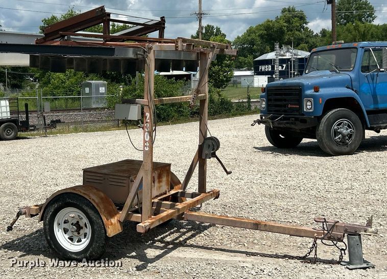 image for item EK8317 Wanco arrow board trailer