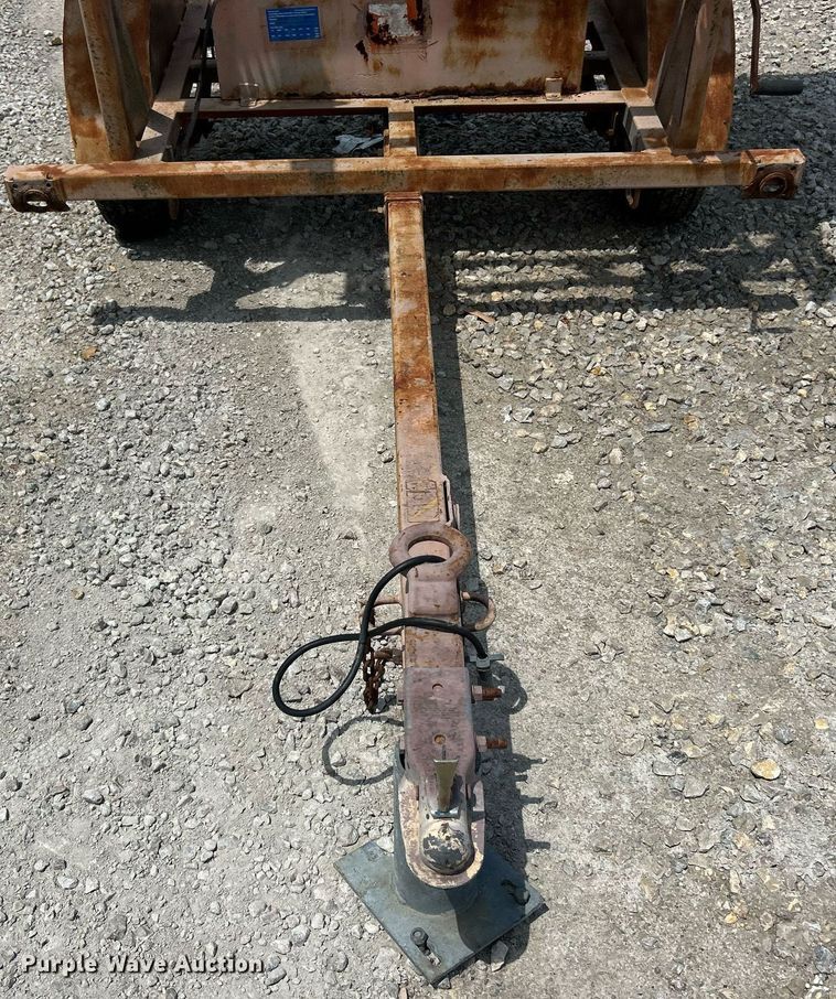 image for item EK8317 Wanco arrow board trailer