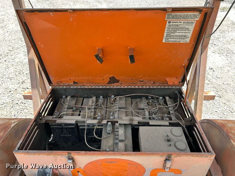 image for item EK8317 Wanco arrow board trailer