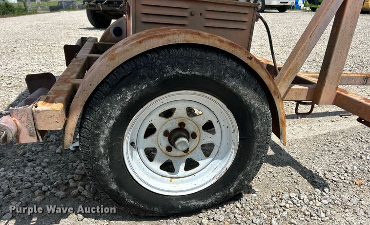 image for item EK8317 Wanco arrow board trailer