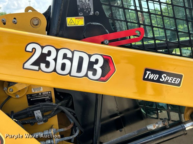 image for item EK8319 2020 Caterpillar 236D3 skid steer loader