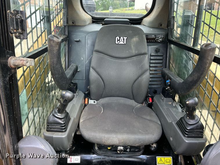 image for item EK8319 2020 Caterpillar 236D3 skid steer loader