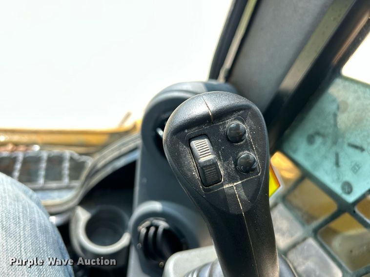 image for item EK8319 2020 Caterpillar 236D3 skid steer loader