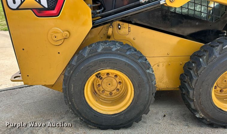 image for item EK8319 2020 Caterpillar 236D3 skid steer loader