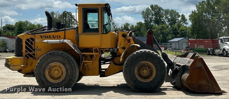 image for item EK8321 2006 Volvo L110E wheel loader