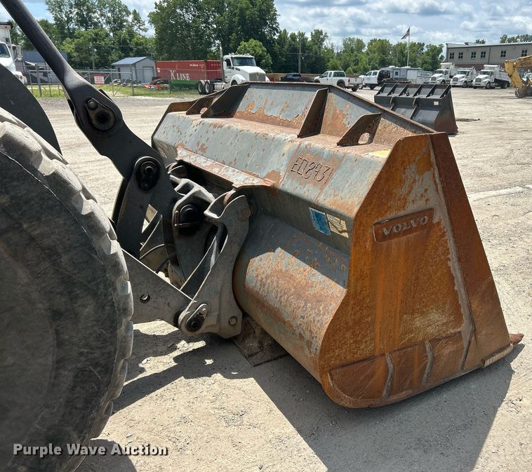 image for item EK8321 2006 Volvo L110E wheel loader