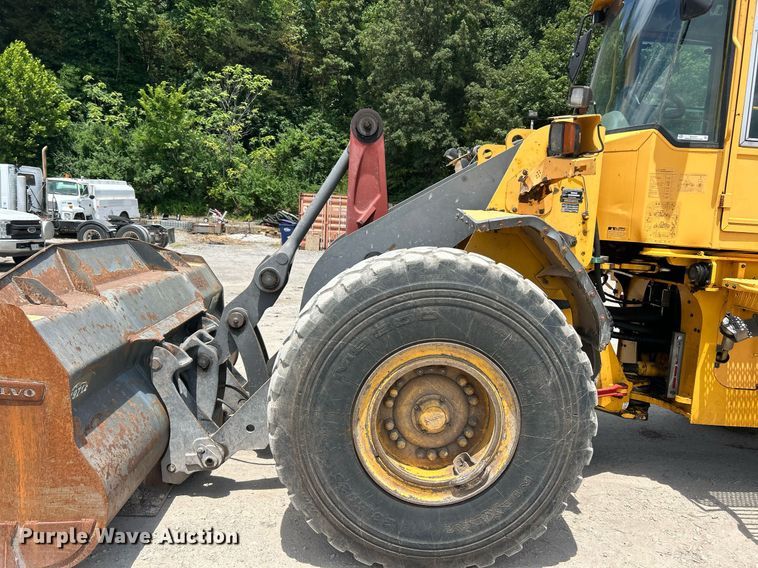 image for item EK8321 2006 Volvo L110E wheel loader