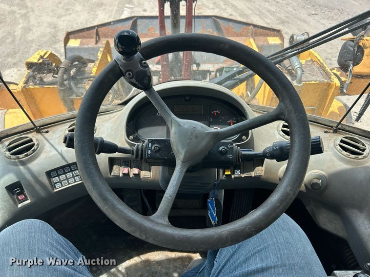 image for item EK8321 2006 Volvo L110E wheel loader