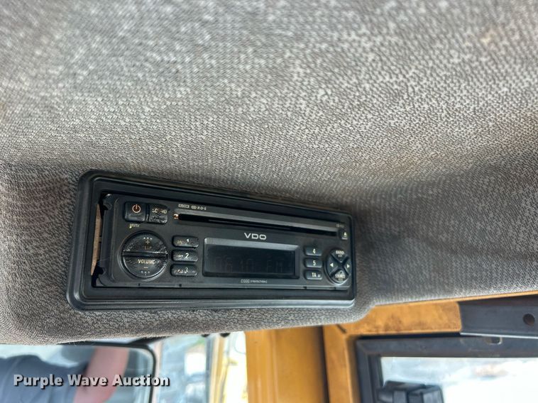 image for item EK8321 2006 Volvo L110E wheel loader