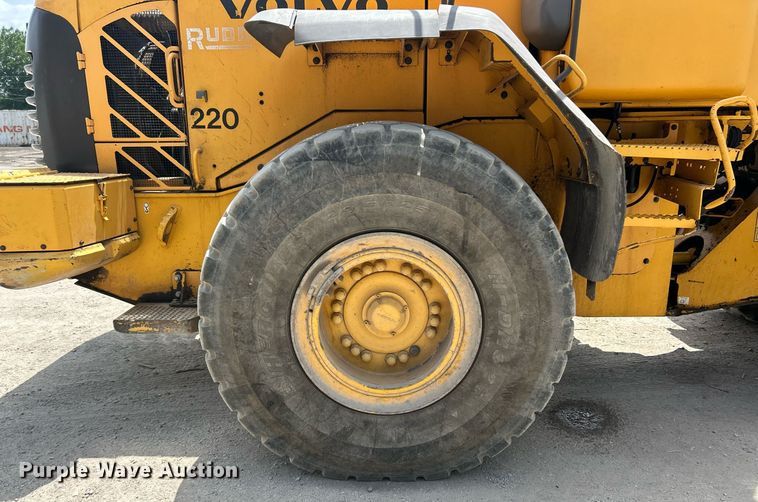 image for item EK8321 2006 Volvo L110E wheel loader