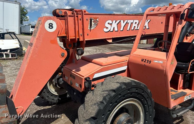 image for item EK8332 2010 JLG 8042 telehandler