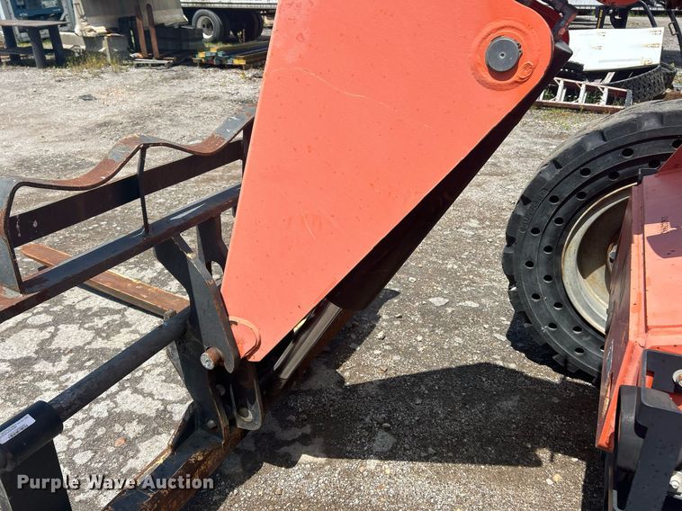 image for item EK8332 2010 JLG 8042 telehandler