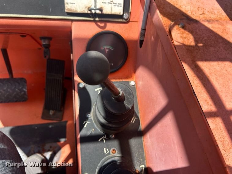 image for item EK8332 2010 JLG 8042 telehandler