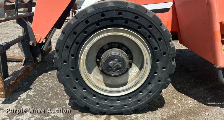 image for item EK8332 2010 JLG 8042 telehandler